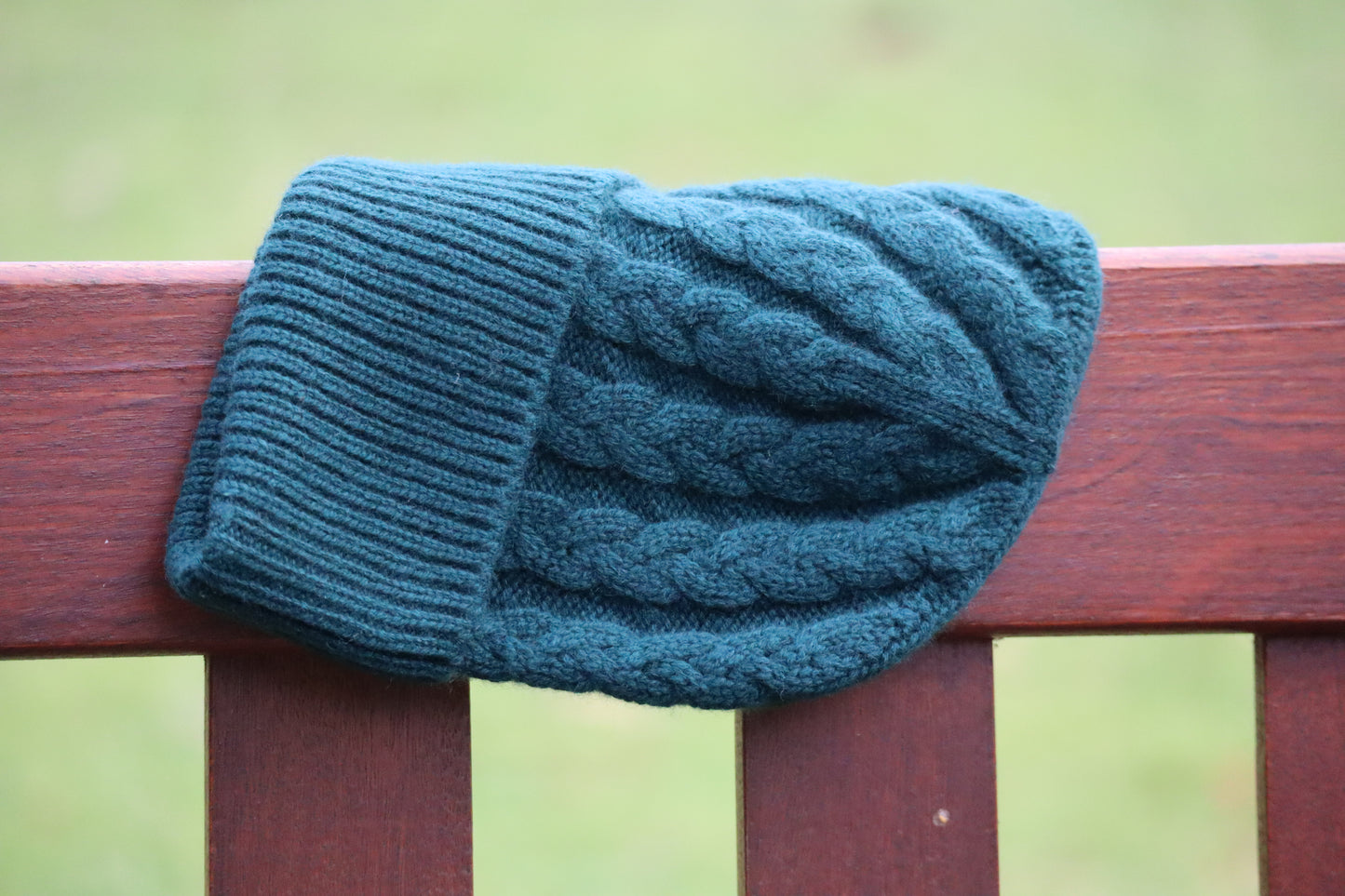 Teviot Heed - 100% Cashmere Cable Hat